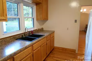 18 Herron St, Black Mountain, NC 28711 - Photo 6