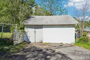 7 Oteen Park Pl, Asheville, NC 28805 - Photo 24