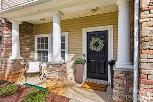 7010 Evanton Loch Rd, Charlotte, NC 28278 - Photo 2