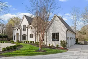 2043 Sharon Ln, Charlotte, NC 28211 - Photo 2