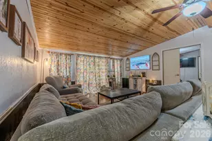 672 Upper Hanging Rock Rd, Spruce Pine, NC 28777 - Photo 14