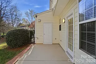 8422 Chaceview Ct, Charlotte, NC 28269 - Photo 44