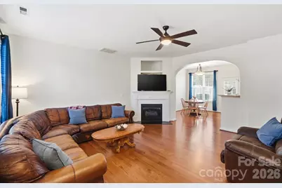 8422 Chaceview Court, Charlotte, NC 28269 - Photo 4