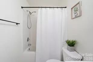 8422 Chaceview Ct, Charlotte, NC 28269 - Photo 38