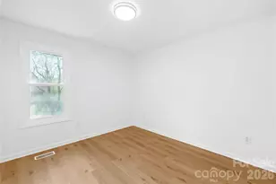 8122 Strawberry Point Dr, Charlotte, NC 28215 - Photo 16