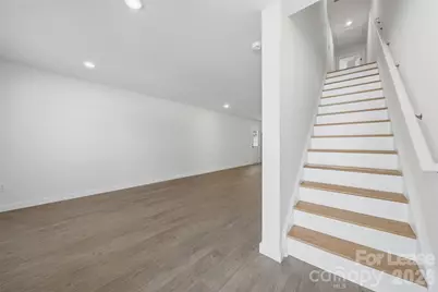 403 15th Avenue SW #B, Hickory, NC 28602 - Photo 4