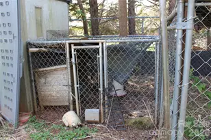 5445 Glenview Dr, Hickory, NC 28602 - Photo 32