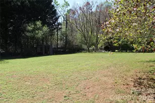 5445 Glenview Dr, Hickory, NC 28602 - Photo 30