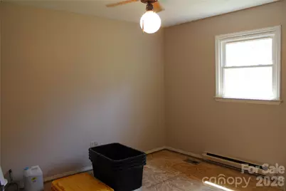 5445 Glenview Drive, Hickory, NC 28602 - Photo 16