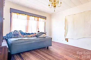 218 W 28th St, Newton, NC 28658 - Photo 6