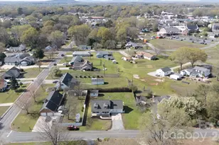 101 Woodland Dr, Clover, SC 29710 - Photo 2