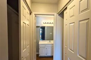 8137 Cedar Glen Dr, Charlotte, NC 28212 - Photo 2