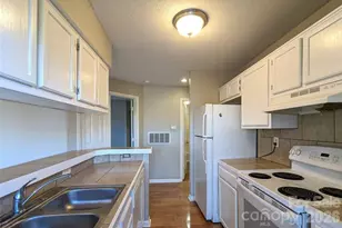 8137 Cedar Glen Dr, Charlotte, NC 28212 - Photo 6