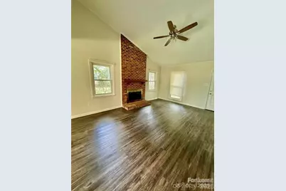 2423 Emstead Court, Charlotte, NC 28210 - Photo 4