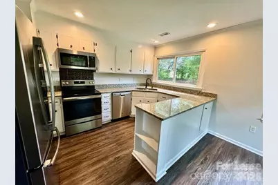 2423 Emstead Court, Charlotte, NC 28210 - Photo 6