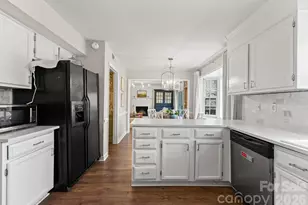 3228 Devon Croft Ln, Charlotte, NC 28269 - Photo 6