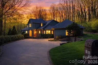 421 18th Avenue Lane NW, Hickory, NC 28601 - Photo 1