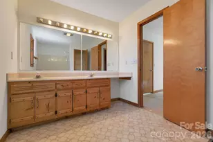 416 Kanasgowa Dr, Brevard, NC 28712 - Photo 18