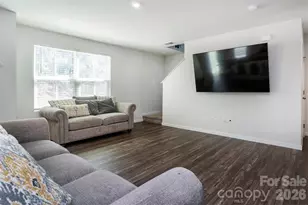 4208 Bowline Dr, Charlotte, NC 28269 - Photo 2