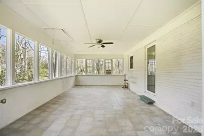 401 E End Avenue, Statesville, NC 28677 - Photo 4