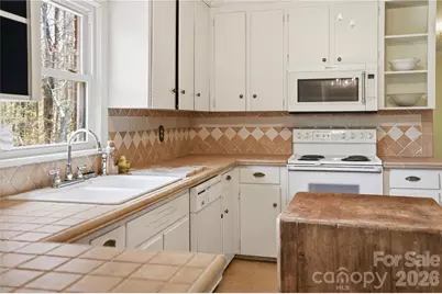 401 E End Avenue, Statesville, NC 28677 - Photo 10