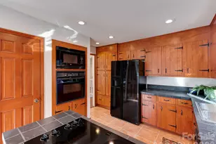 7244 Terrace Dr, Charlotte, NC 28211 - Photo 24