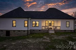 1213 Creek Side Dr, Conover, NC 28613 - Photo 2