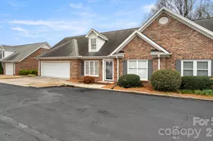 691 Carlton Dr, Gastonia, NC 28054 - Photo 2