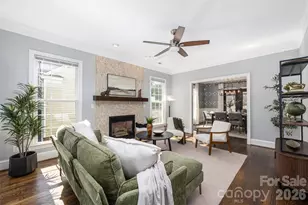 3605 Selwyn Farms Ln, Charlotte, NC 28209 - Photo 4