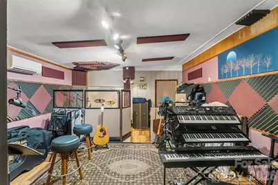 2706 Connelly Springs Road, Granite Falls, NC 28630 - Photo 10