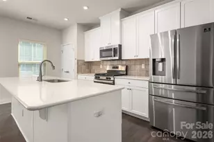 2025 Birchside Dr, Charlotte, NC 28205 - Photo 10