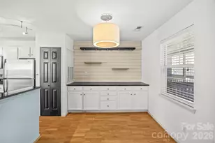 501 Olmsted Park Pl, Charlotte, NC 28203 - Photo 10