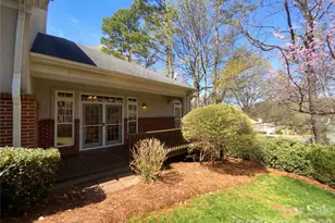 8820 Legacy Lake Ln, Charlotte, NC 28269 - Photo 14