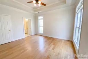 8820 Legacy Lake Ln, Charlotte, NC 28269 - Photo 12