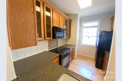 8820 Legacy Lake Lane, Charlotte, NC 28269 - Photo 2