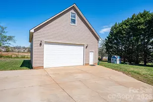 962 Huntington Hills Dr, Lincolnton, NC 28092 - Photo 24