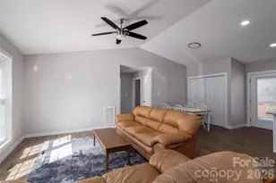 660 W 9th St, Newton, NC 28658 - Photo 10