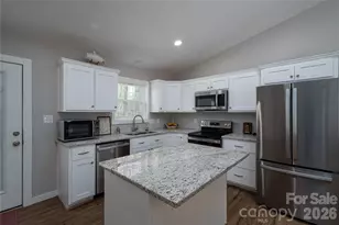 660 W 9th St, Newton, NC 28658 - Photo 14