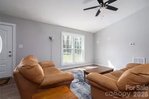 660 W 9th St, Newton, NC 28658 - Photo 8