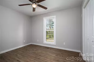660 W 9th St, Newton, NC 28658 - Photo 28