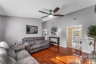 1757 Castlewood Ct, Hickory, NC 28602 - Photo 6