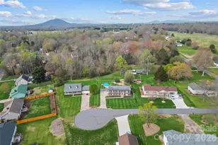 1757 Castlewood Ct, Hickory, NC 28602 - Photo 32