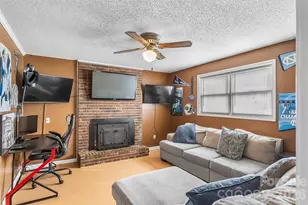 1757 Castlewood Ct, Hickory, NC 28602 - Photo 18
