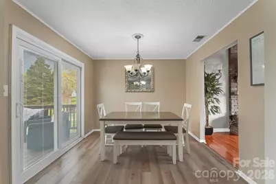 1757 Castlewood Court, Hickory, NC 28602 - Photo 4