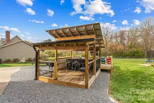 1757 Castlewood Ct, Hickory, NC 28602 - Photo 24