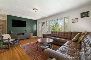 1733 Clairmont Dr, Hendersonville, NC 28791 - Photo 8