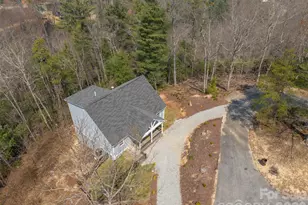 823 Silverstone Dr, Hendersonville, NC 28792 - Photo 2