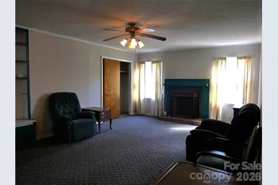 220 N Russell Street, Troy, NC 27371 - Photo 4