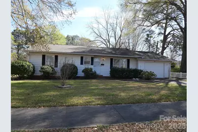 220 N Russell Street, Troy, NC 27371 - Photo 1