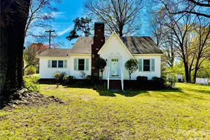 1005 N Main St, Oakboro, NC 28129 - Photo 1